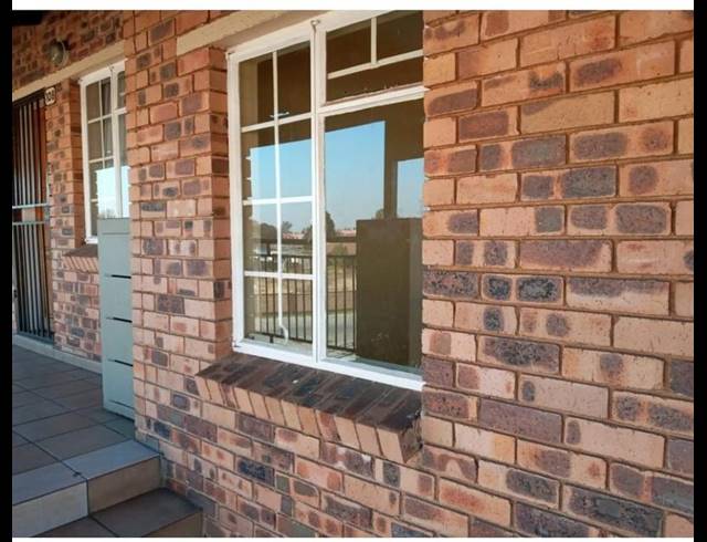 2 BEDROOM APARTMENT FOR SALE IN COMET